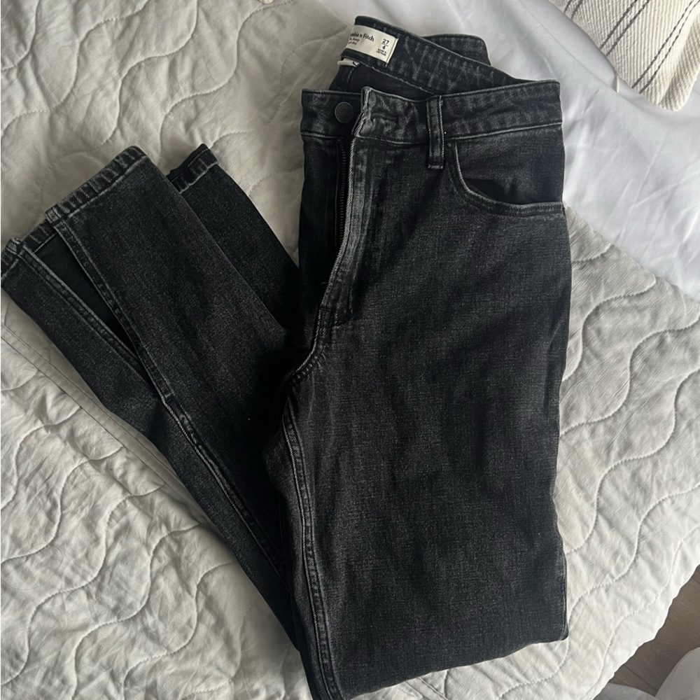Abercrombie & Fitch skinny jeans with a slit Size 27 regular Curve Love (US 4)